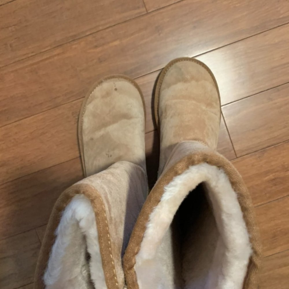 Boots - Picture 3 of 3